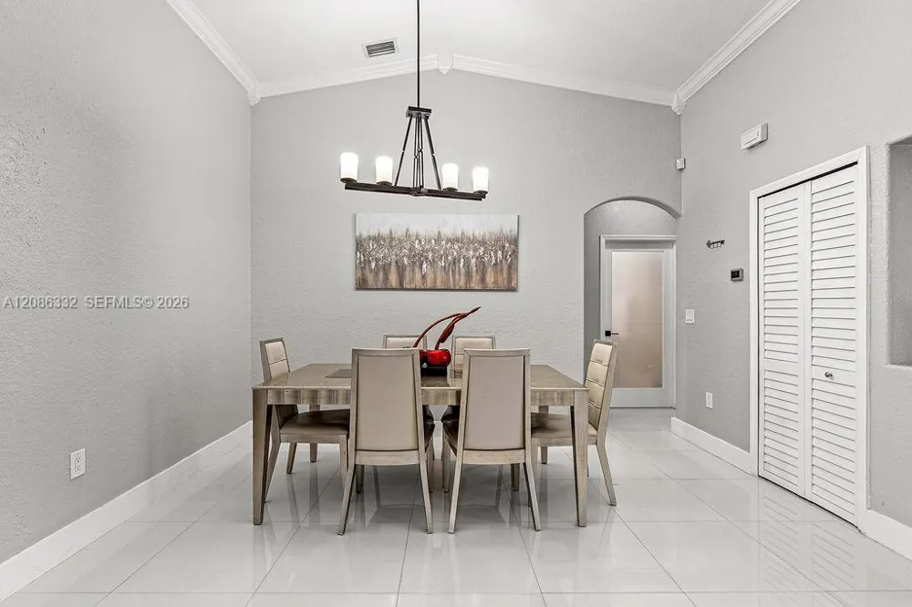 19953 NW 78th Ave Hialeah, FL 33015