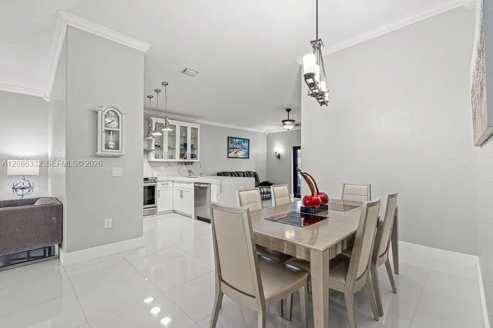 19953 NW 78th Ave Hialeah, FL 33015