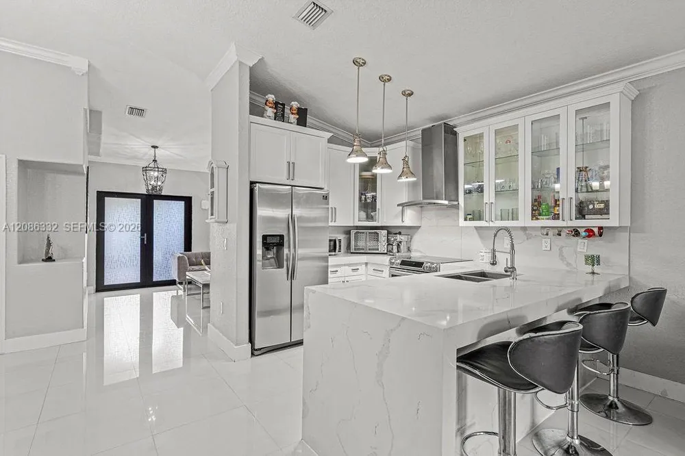 19953 NW 78th Ave Hialeah, FL 33015