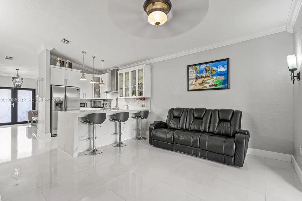 19953 NW 78th Ave Hialeah, FL 33015