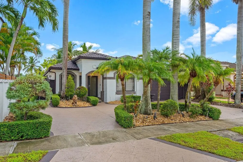 19953 NW 78th Ave Hialeah, FL 33015