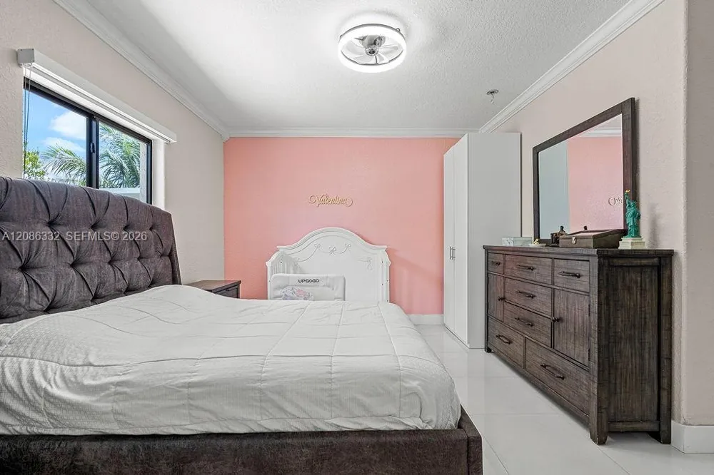 19953 NW 78th Ave Hialeah, FL 33015