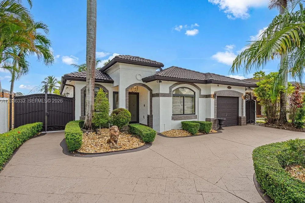 19953 NW 78th Ave Hialeah, FL 33015