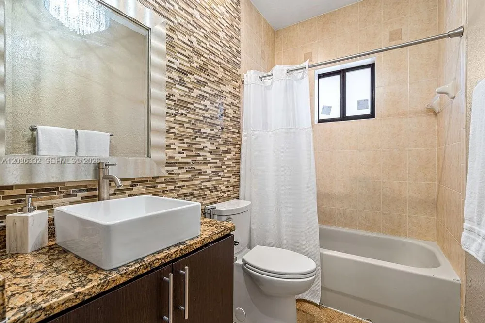 19953 NW 78th Ave Hialeah, FL 33015