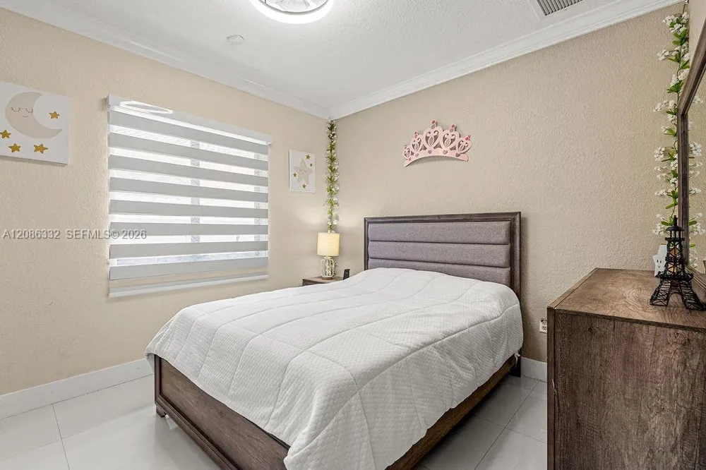 19953 NW 78th Ave Hialeah, FL 33015