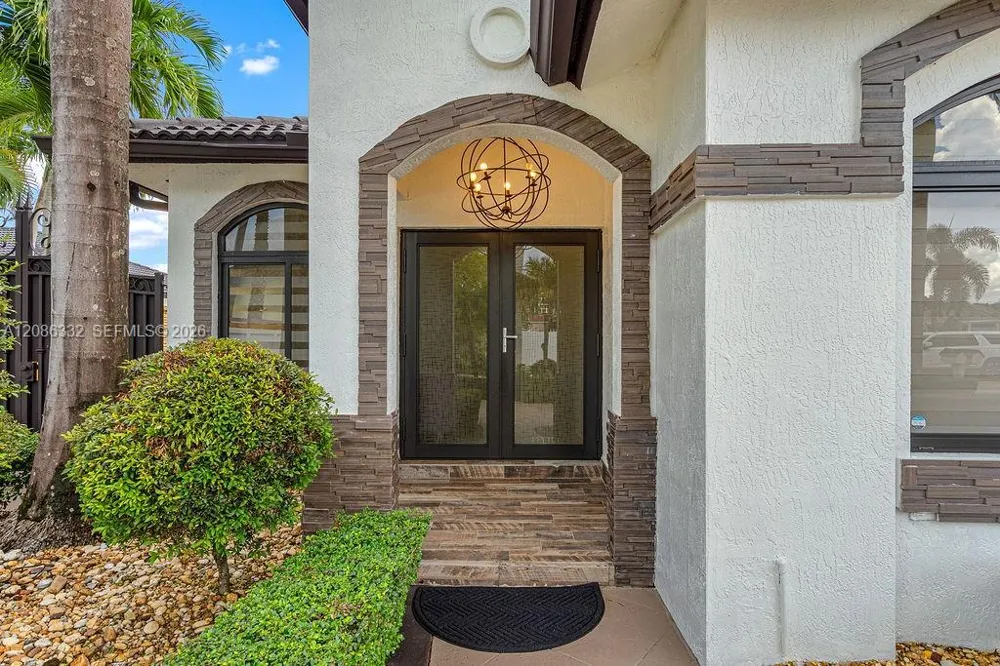 19953 NW 78th Ave Hialeah, FL 33015