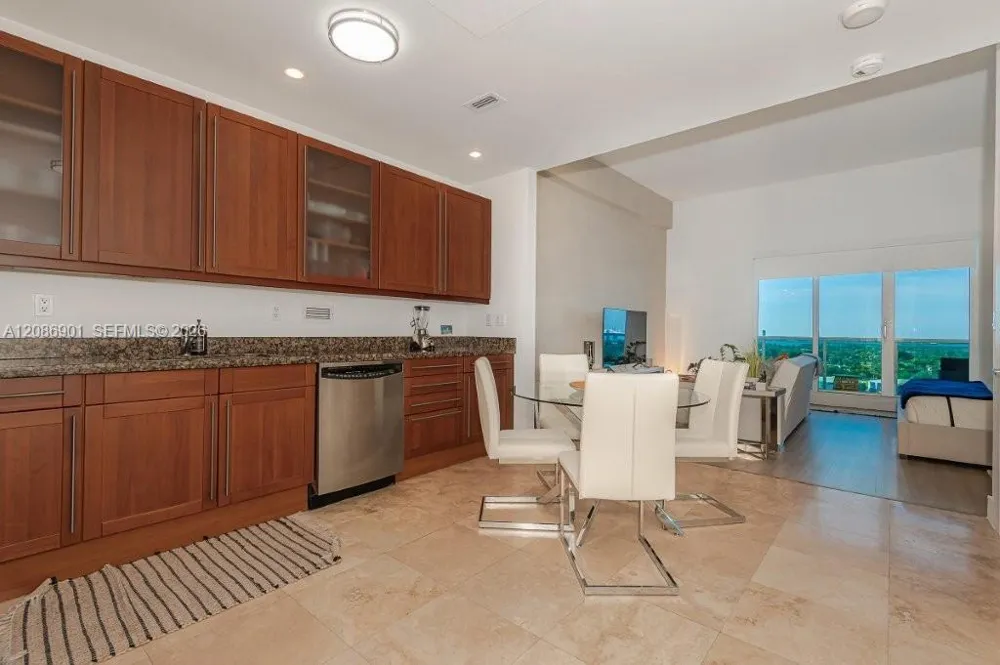 2301 Collins Ave #1630 Miami Beach, FL 33139