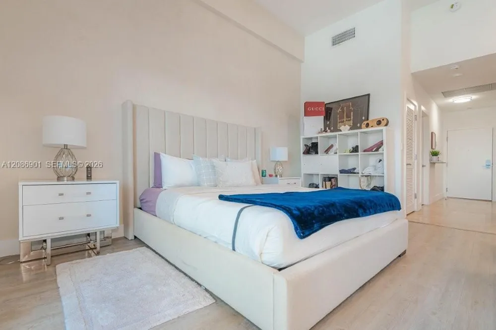 2301 Collins Ave #1630 Miami Beach, FL 33139