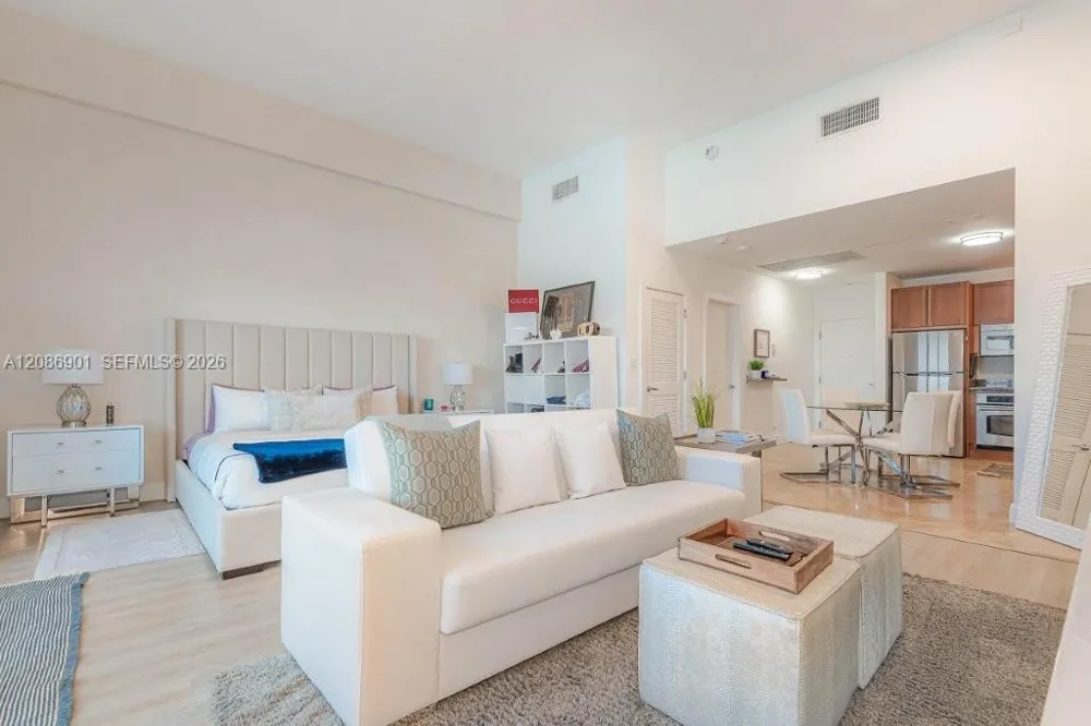 2301 Collins Ave #1630 Miami Beach, FL 33139