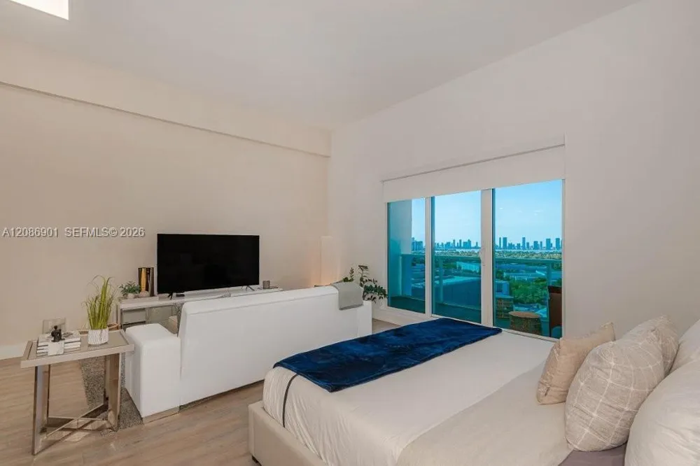 2301 Collins Ave #1630 Miami Beach, FL 33139