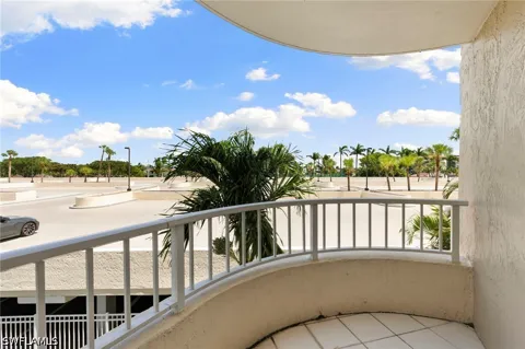 Seaview Court #203