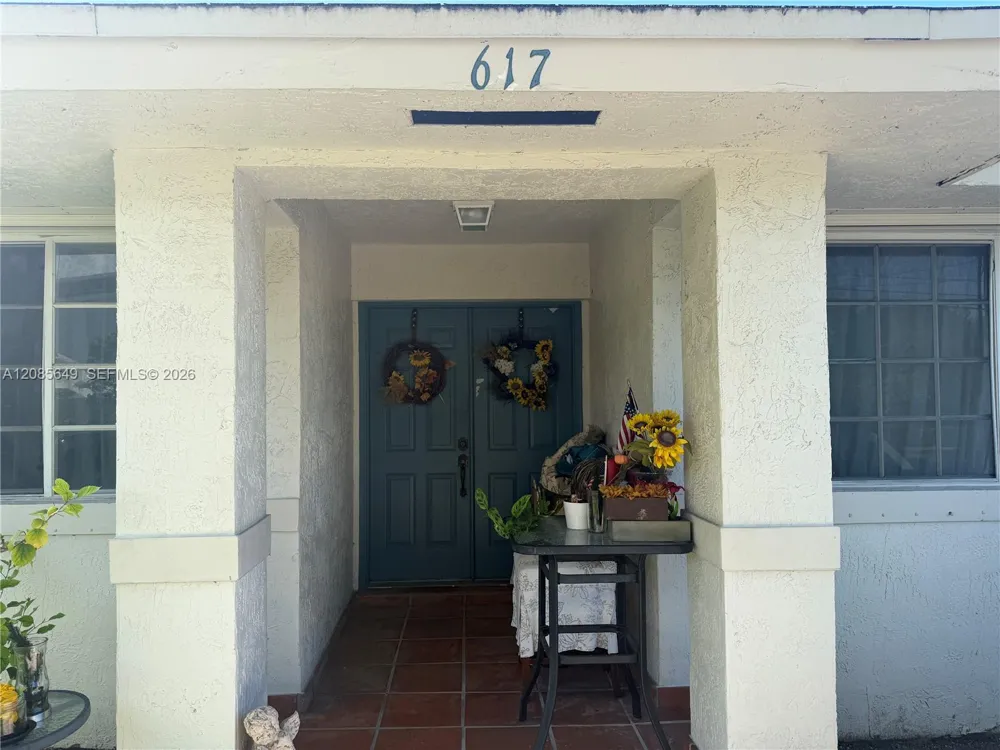 617 SW 1st St Hallandale Beach, FL 33009