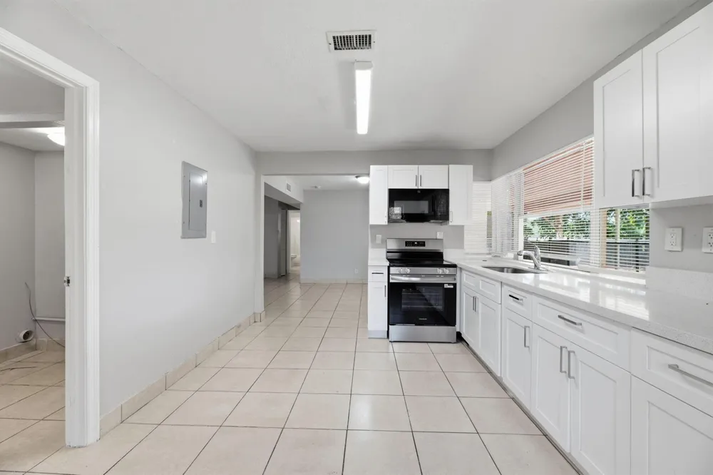 3427 NW 37TH STREET Lauderdale Lakes, FL 33309