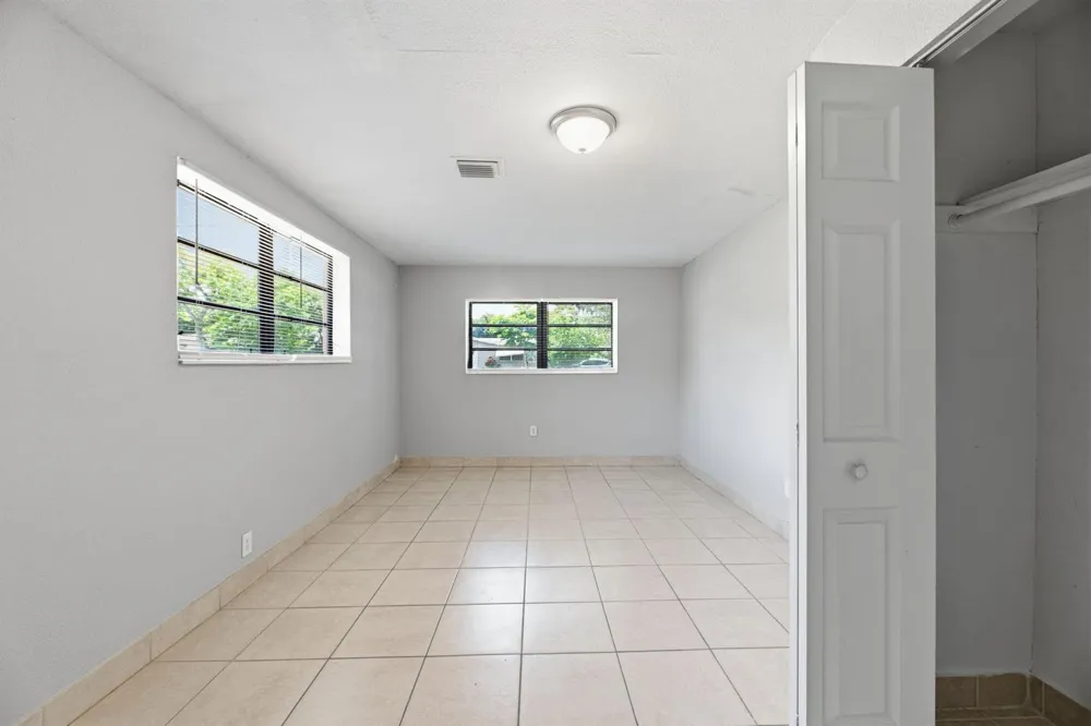 3427 NW 37TH STREET Lauderdale Lakes, FL 33309