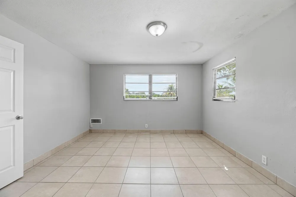 3427 NW 37TH STREET Lauderdale Lakes, FL 33309