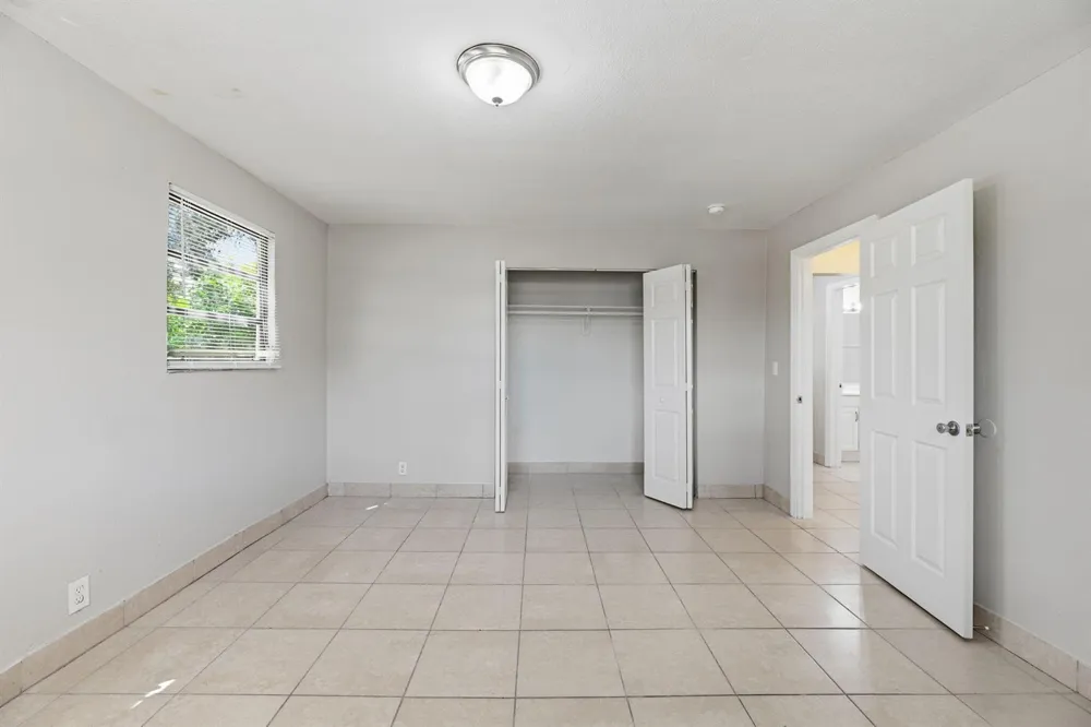 3427 NW 37TH STREET Lauderdale Lakes, FL 33309