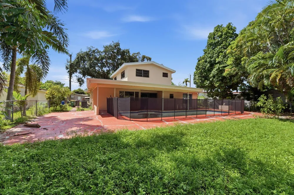 3427 NW 37TH STREET Lauderdale Lakes, FL 33309