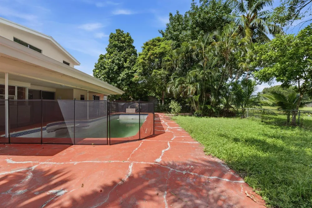 3427 NW 37TH STREET Lauderdale Lakes, FL 33309