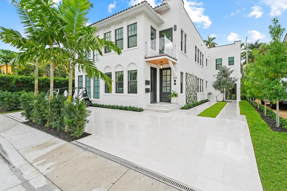 226 Oleander Avenue #3 Palm Beach, FL 33480