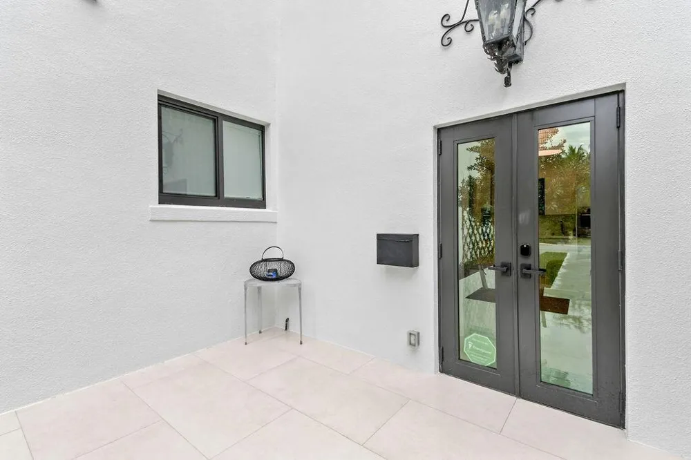226 Oleander Avenue #3 Palm Beach, FL 33480
