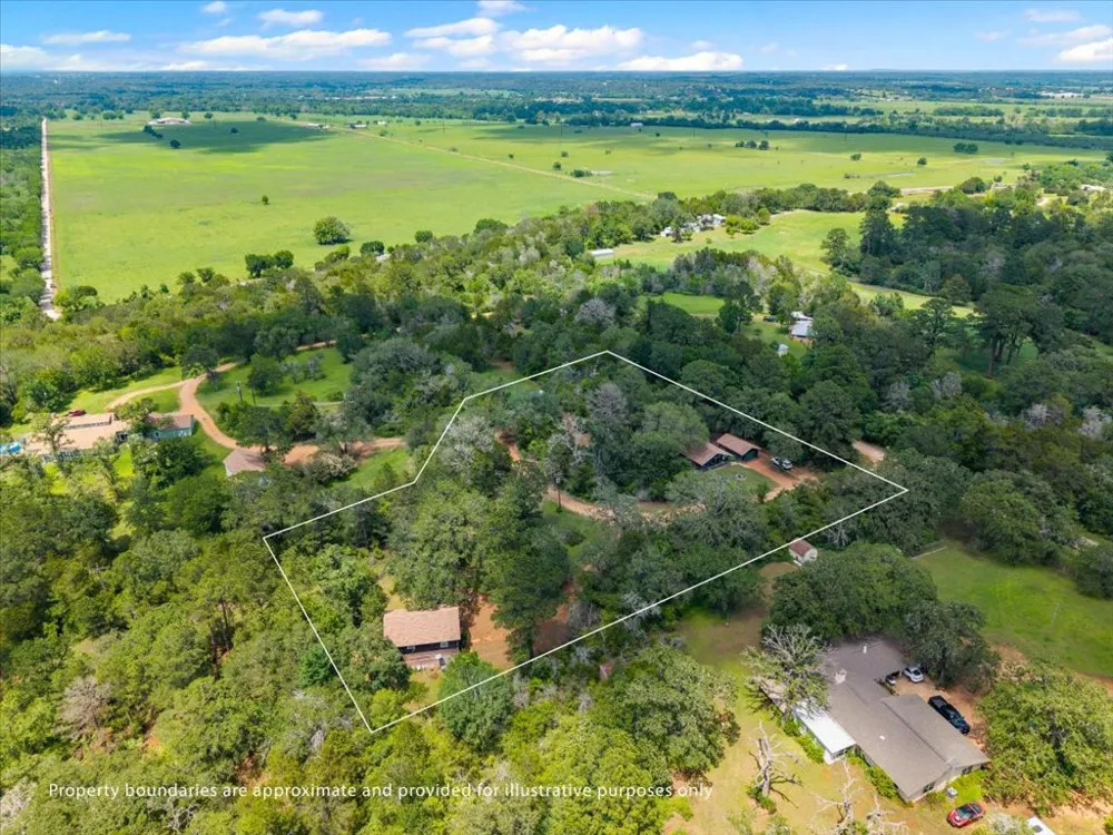 150 Copeland Hill Road Smithville, TX 78957