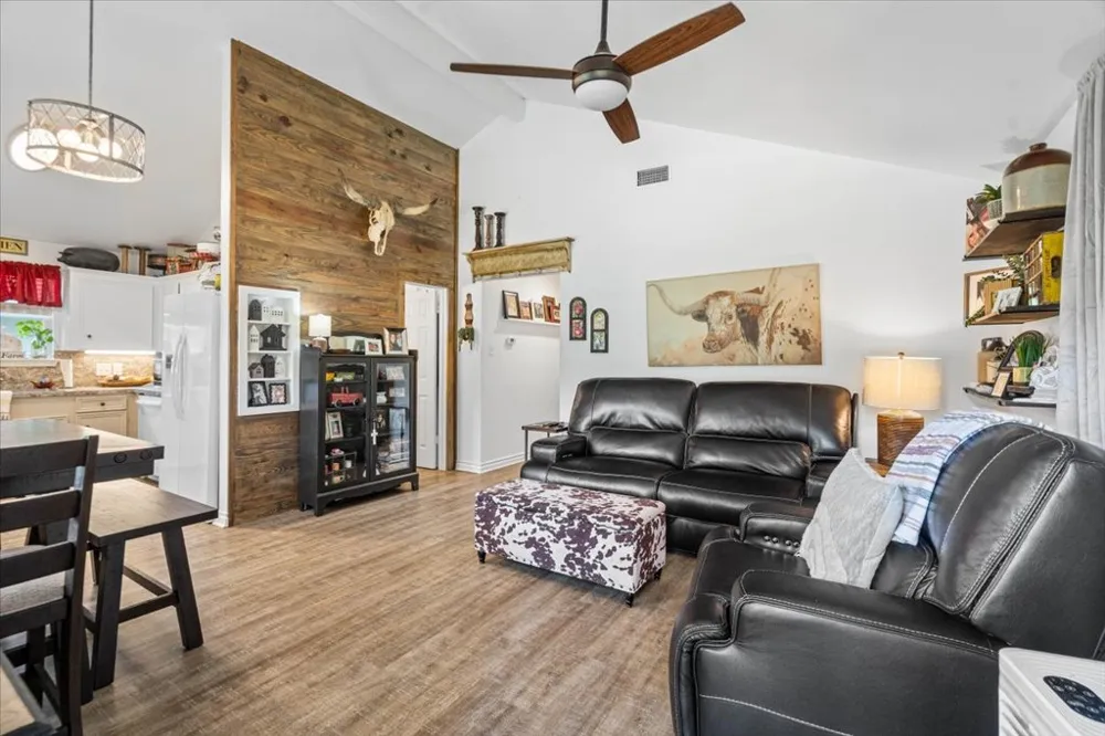 150 Copeland Hill Road Smithville, TX 78957