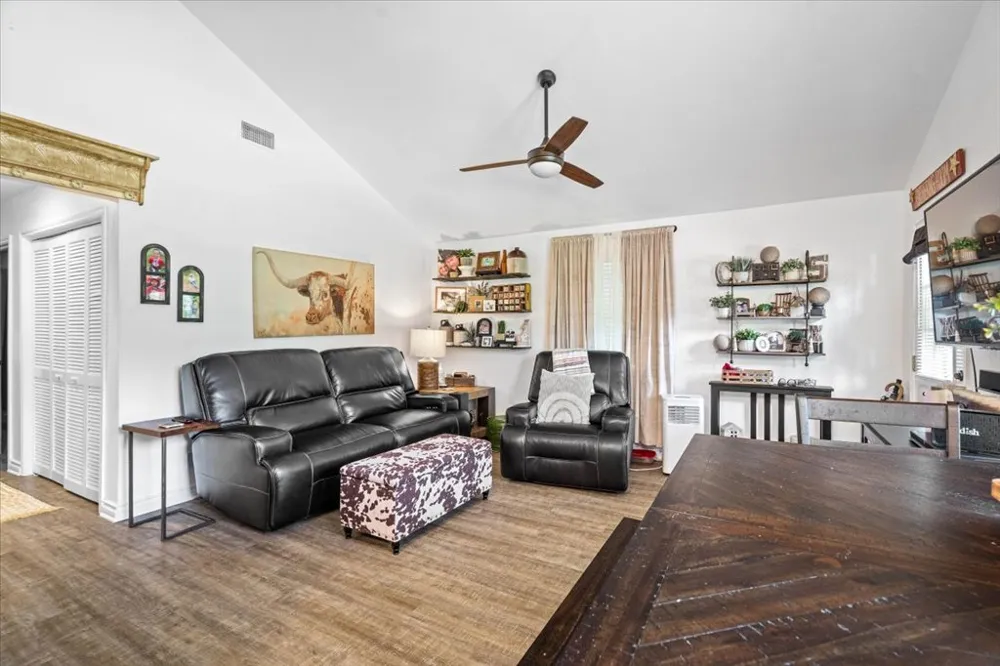 150 Copeland Hill Road Smithville, TX 78957