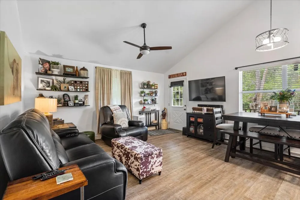 150 Copeland Hill Road Smithville, TX 78957