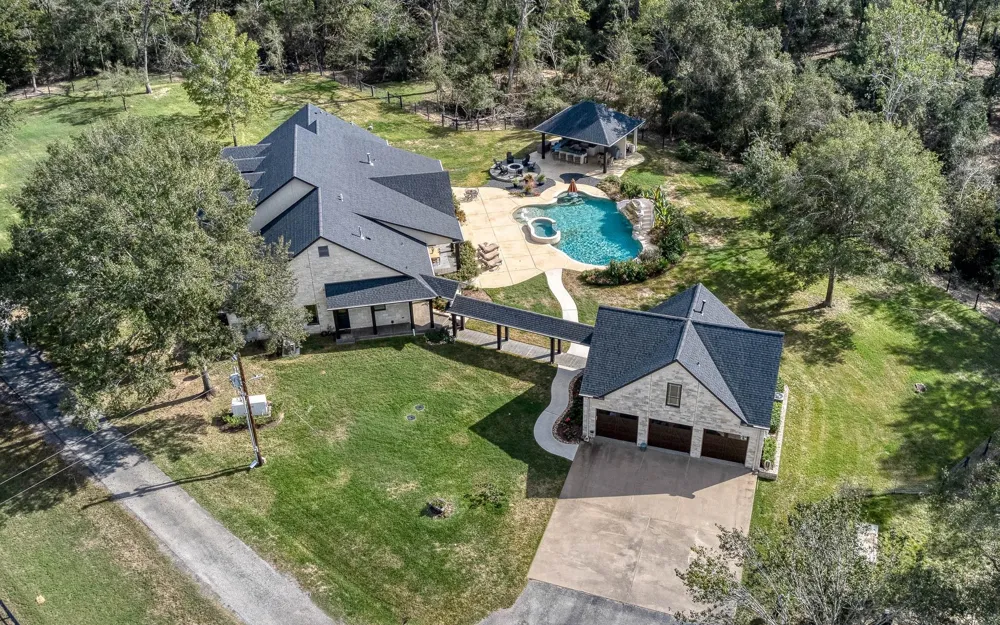 22474 Kmiec Road Hempstead, TX 77445
