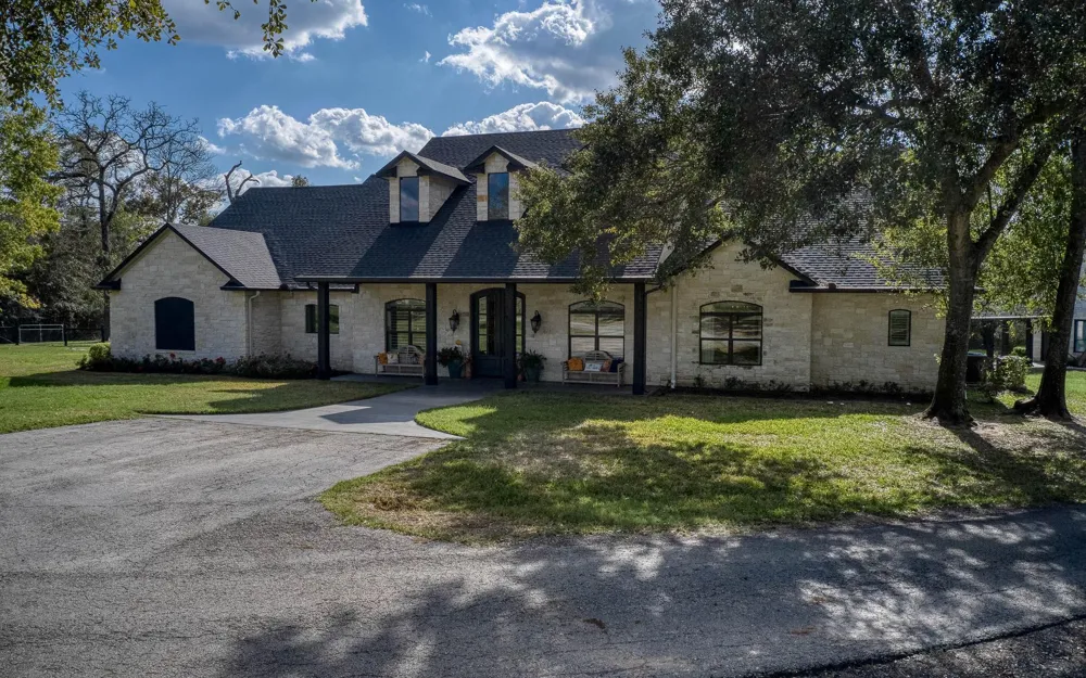 22474 Kmiec Road Hempstead, TX 77445