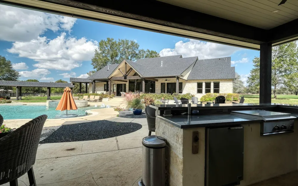 22474 Kmiec Road Hempstead, TX 77445