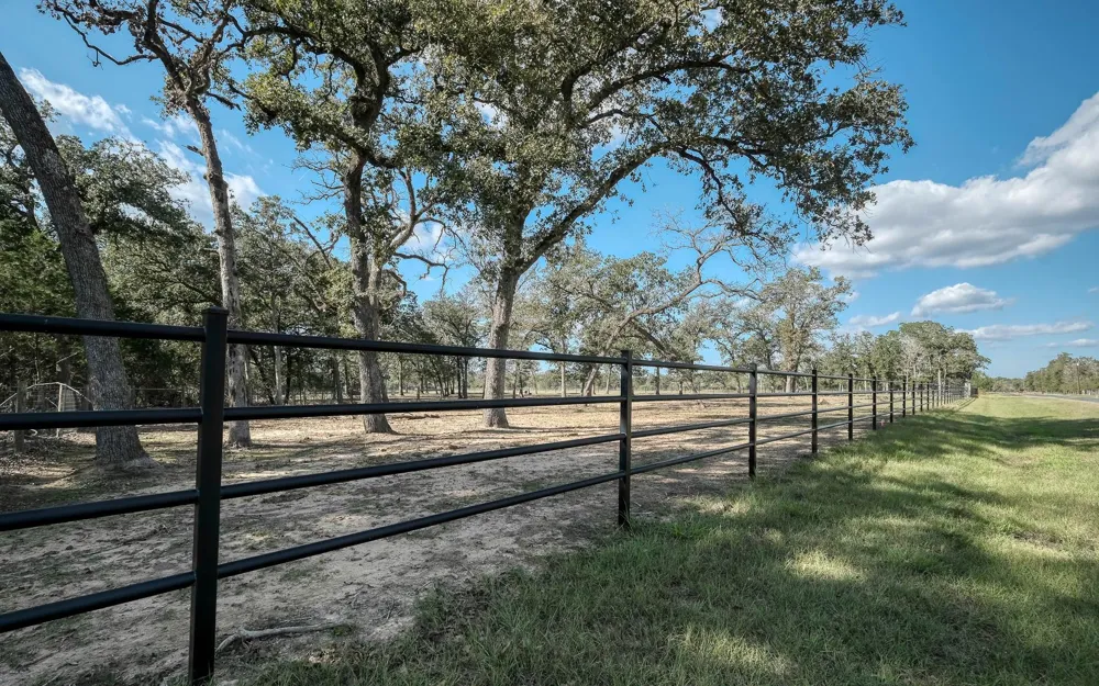 22474 Kmiec Road Hempstead, TX 77445