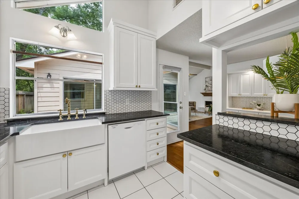 20 Edgewood Forest Court The Woodlands, TX 77381