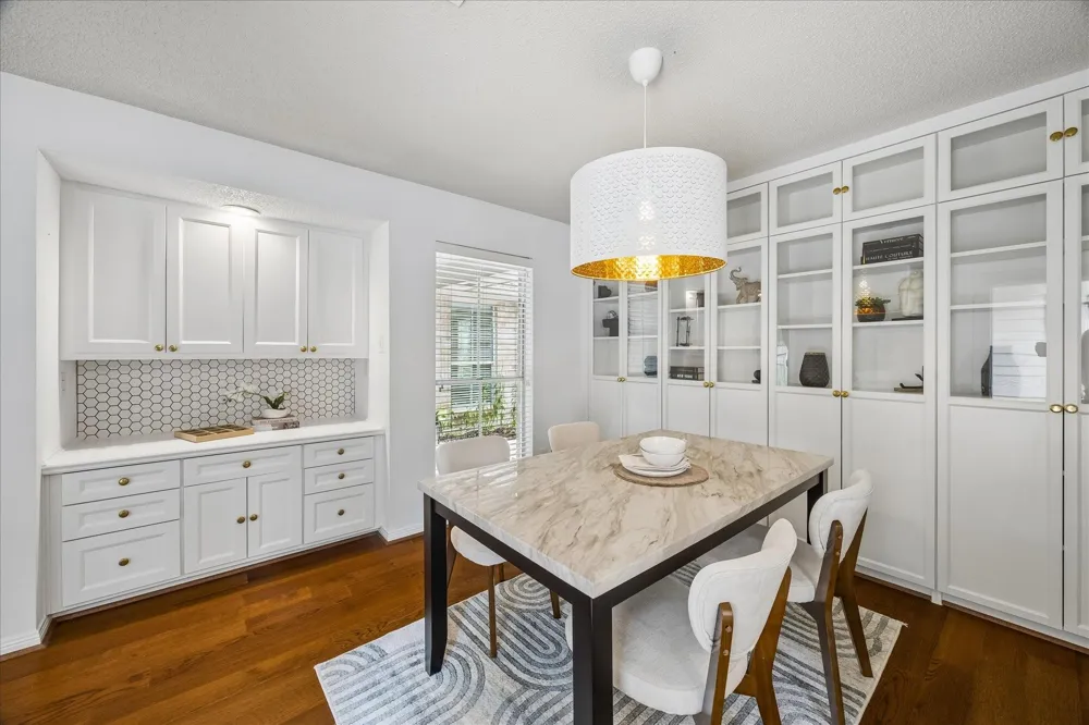 20 Edgewood Forest Court The Woodlands, TX 77381