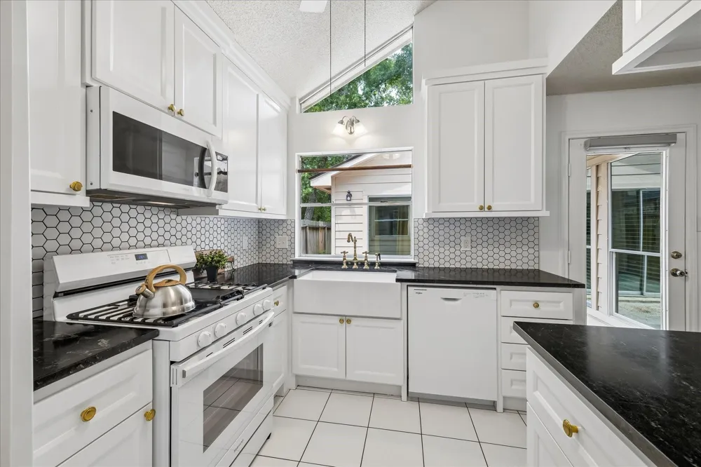 20 Edgewood Forest Court The Woodlands, TX 77381