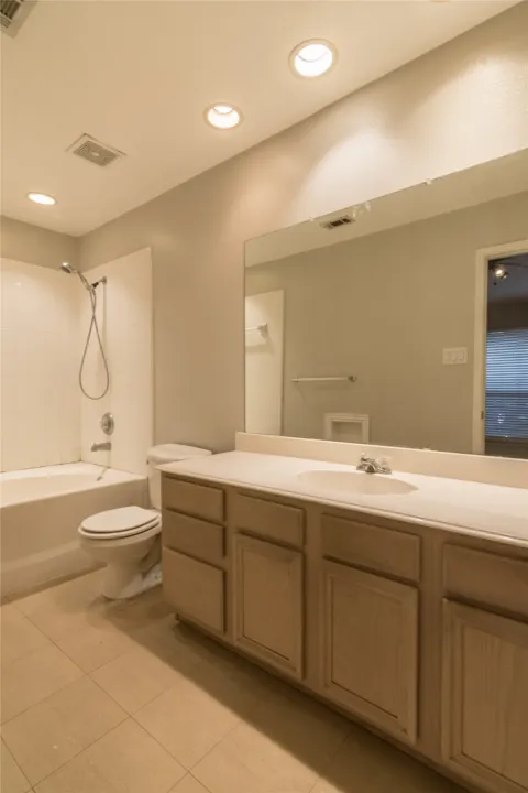 3904 Brandon Park Drive