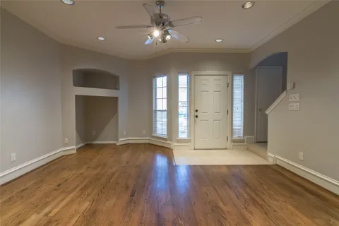 3904 Brandon Park Drive