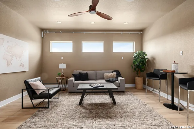2010 HOFFMANN LN New Braunfels, TX 78132