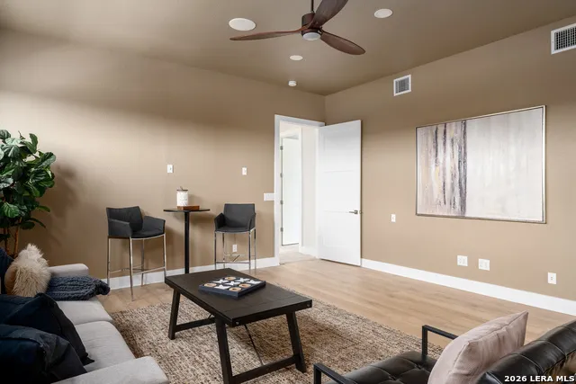 2010 HOFFMANN LN New Braunfels, TX 78132
