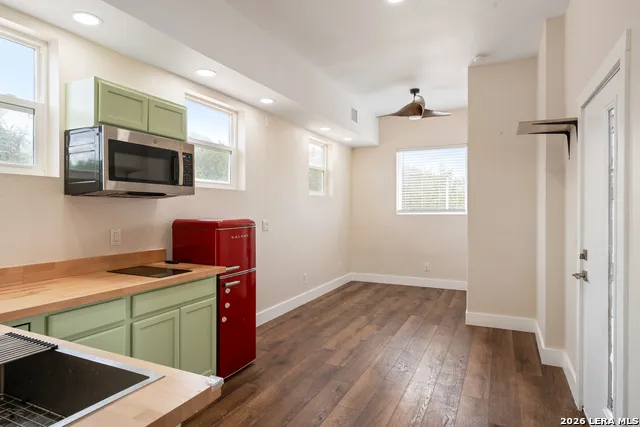 2010 HOFFMANN LN New Braunfels, TX 78132