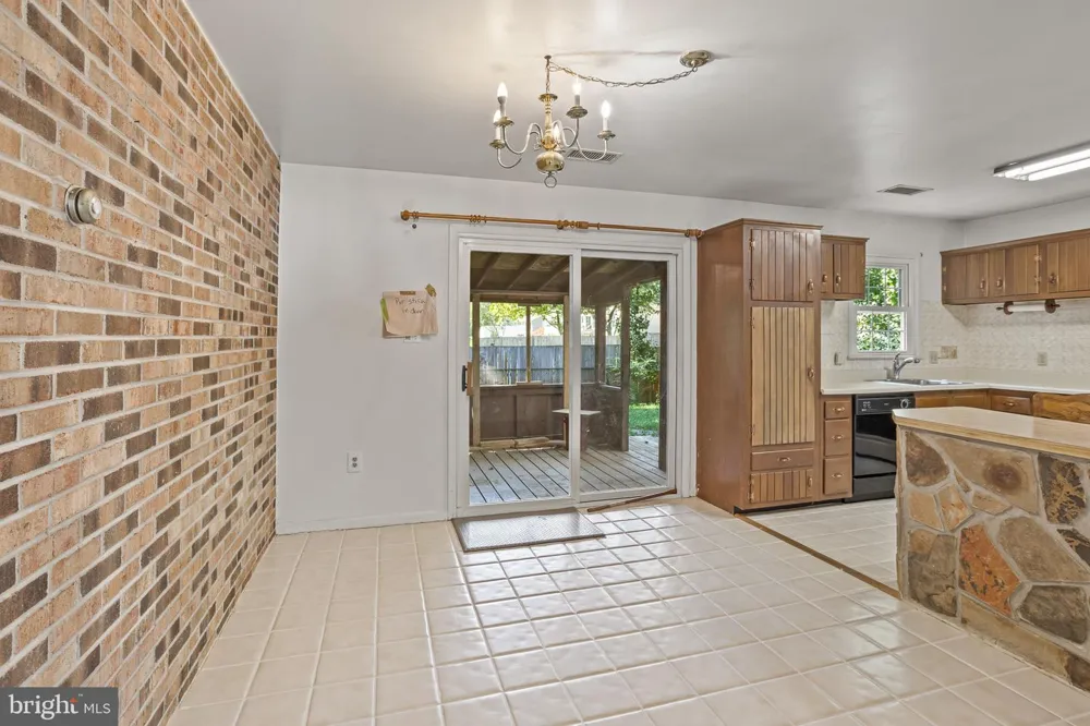 7916 DONELSON STREET Alexandria, VA 22309
