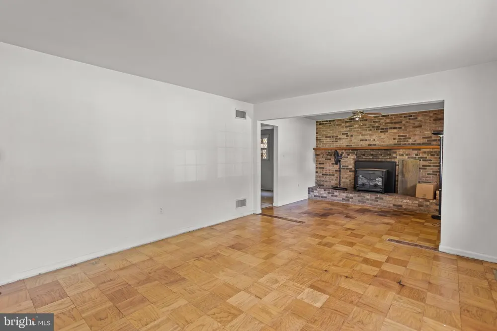 7916 DONELSON STREET Alexandria, VA 22309