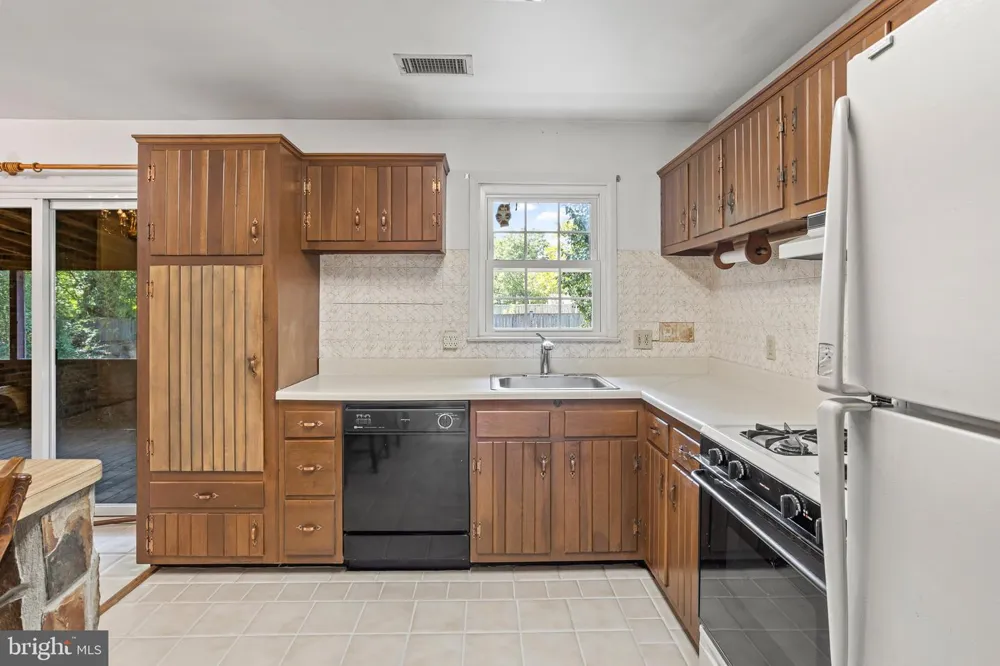 7916 DONELSON STREET Alexandria, VA 22309