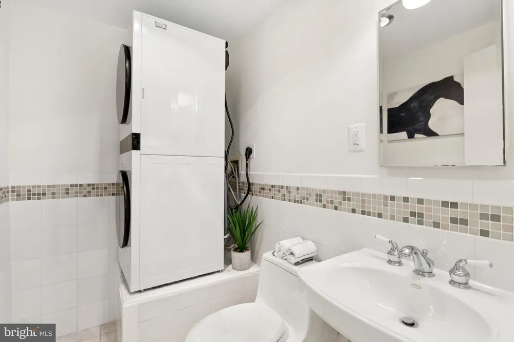 1880 COLUMBIA ROAD NW #204 Washington, DC 20009