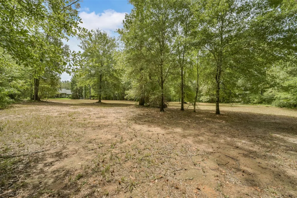 1 Farmcreek Drive Huffman, TX 77336