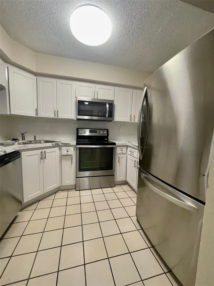 5825 W 25th Ct #311 Hialeah, FL 33016