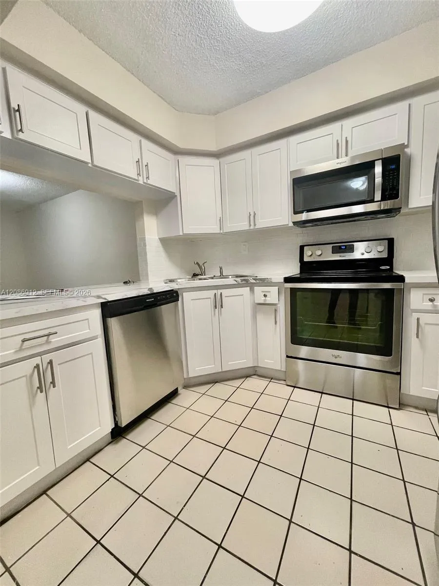 5825 W 25th Ct #311 Hialeah, FL 33016