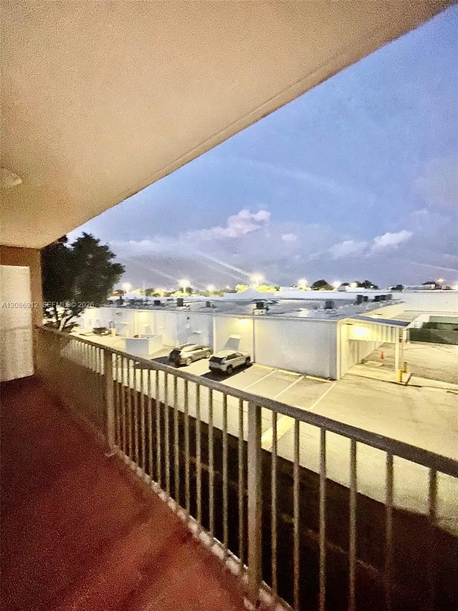 5825 W 25th Ct #311 Hialeah, FL 33016