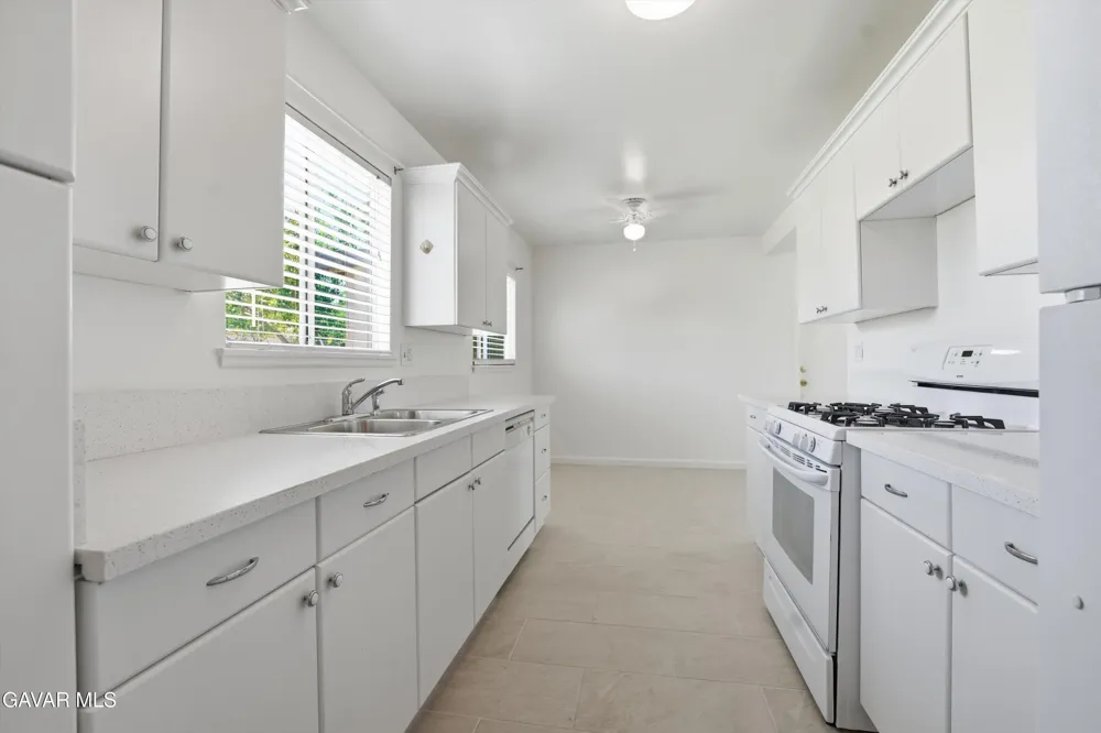 38860 Deer Run Road Palmdale, CA 93551