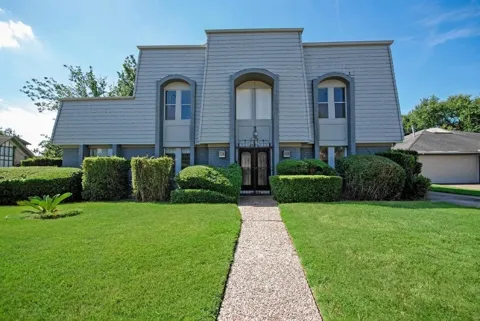 6103 Portal Drive